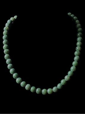 Vintage Nephrite Jade Green Beaded Necklace
